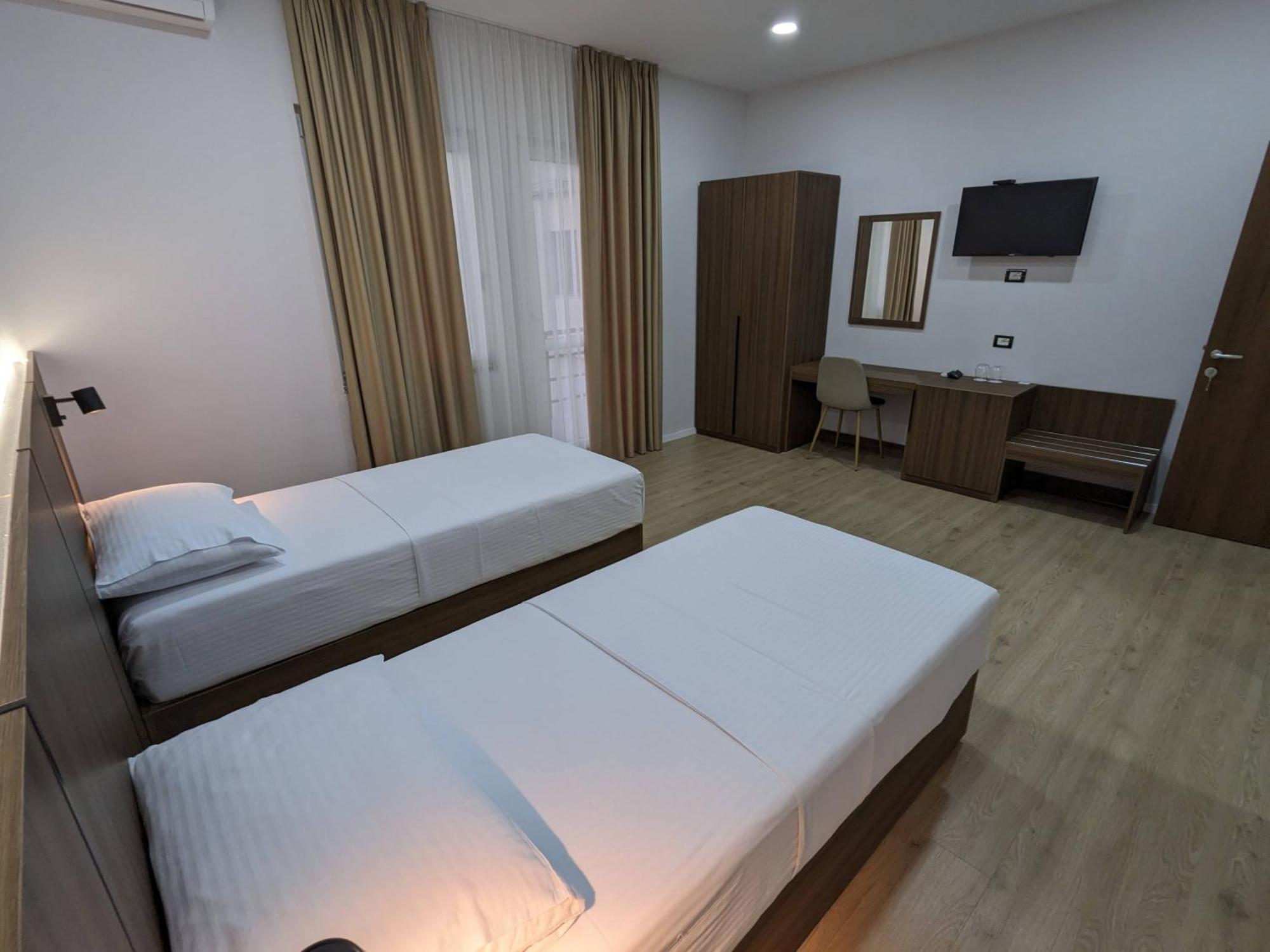 Hotel Aleks Шкодер Екстер'єр фото