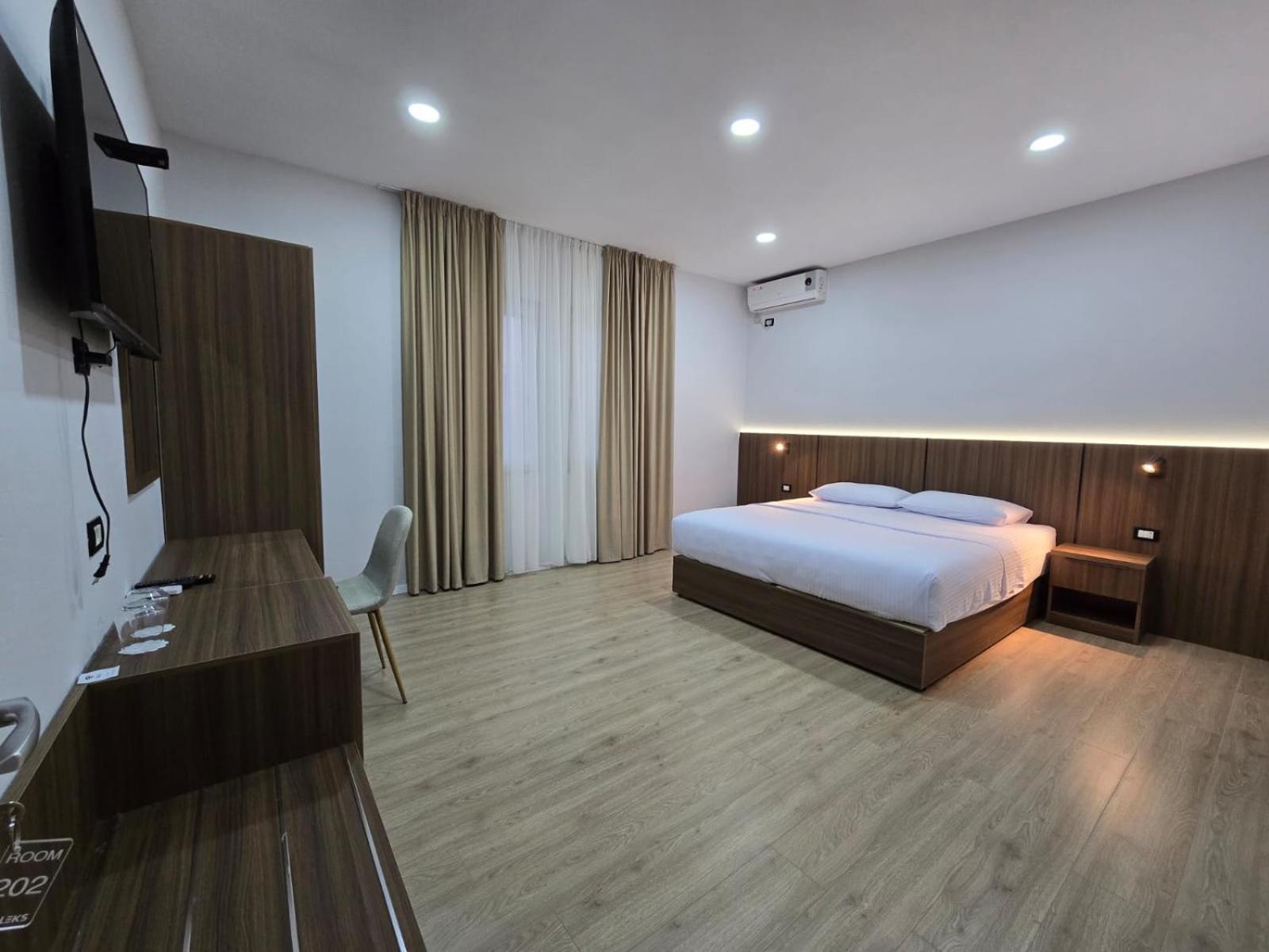 Hotel Aleks Шкодер Екстер'єр фото