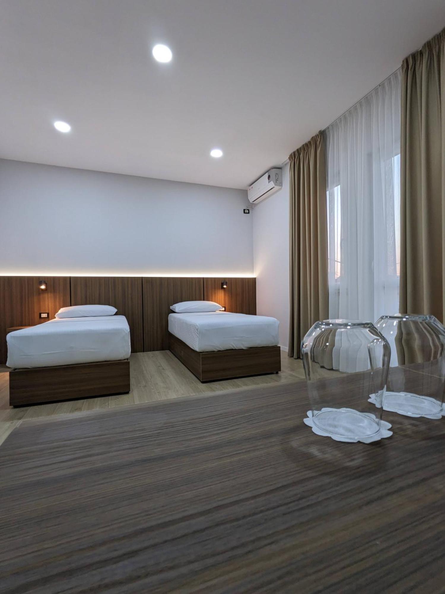 Hotel Aleks Шкодер Екстер'єр фото