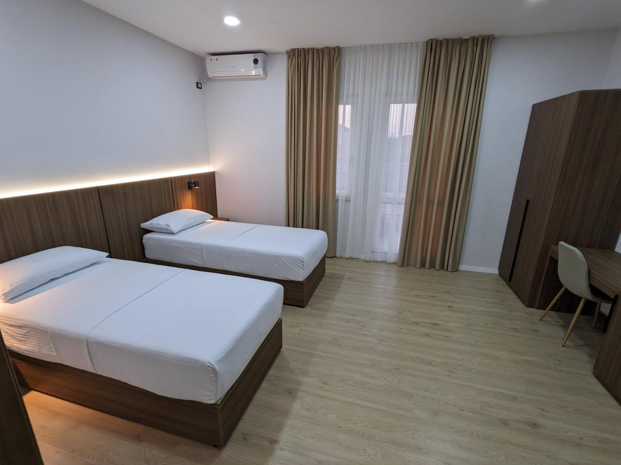 Hotel Aleks Шкодер Екстер'єр фото