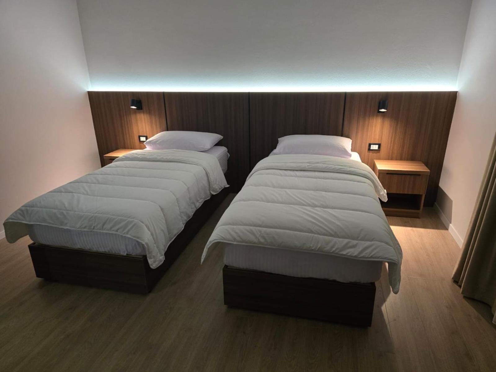 Hotel Aleks Шкодер Екстер'єр фото