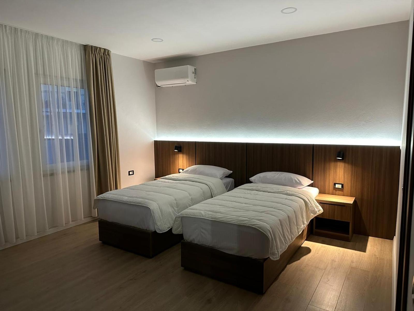 Hotel Aleks Шкодер Екстер'єр фото